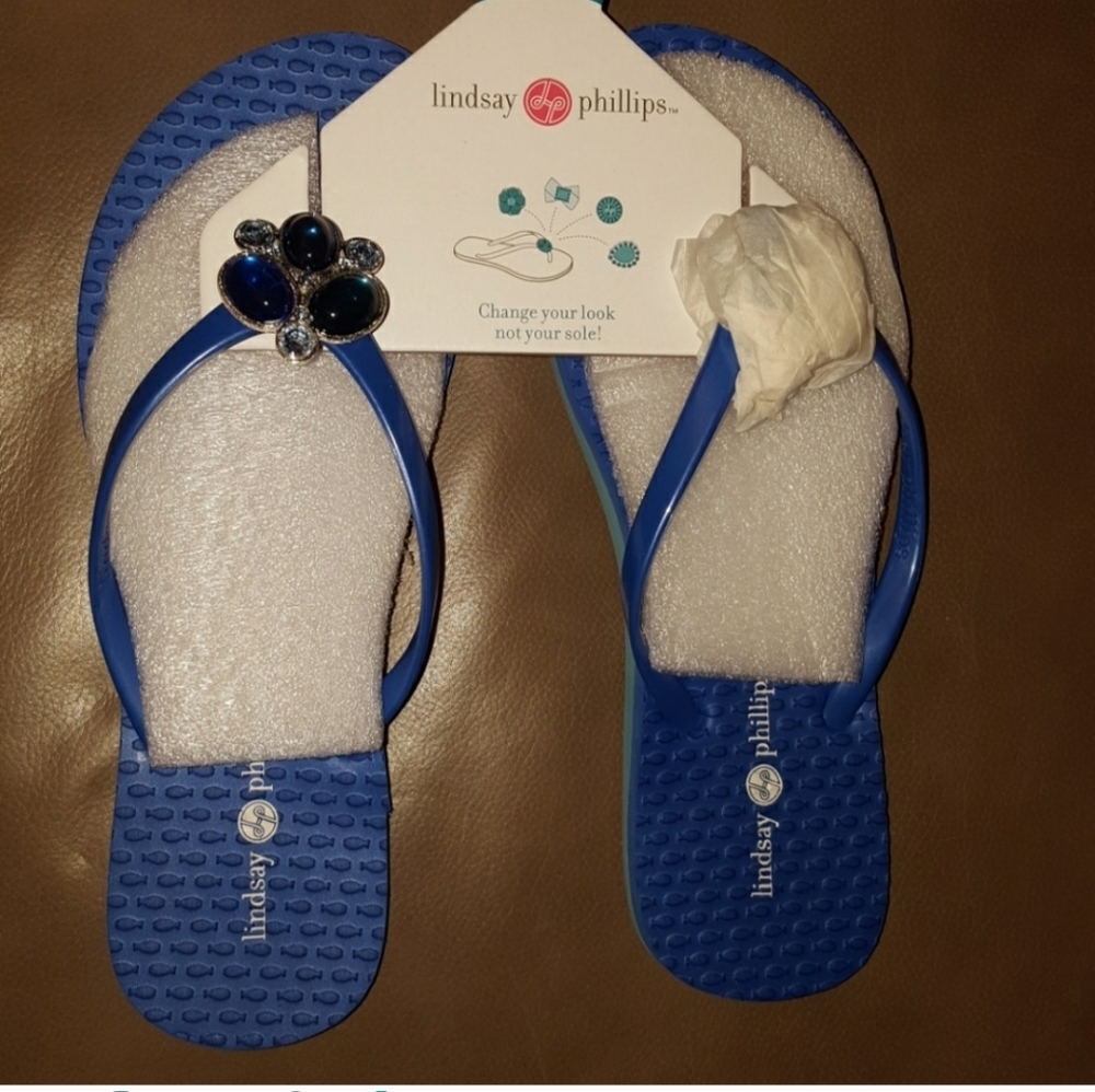 NWT Lindsay Phillip's flip flops w/snap